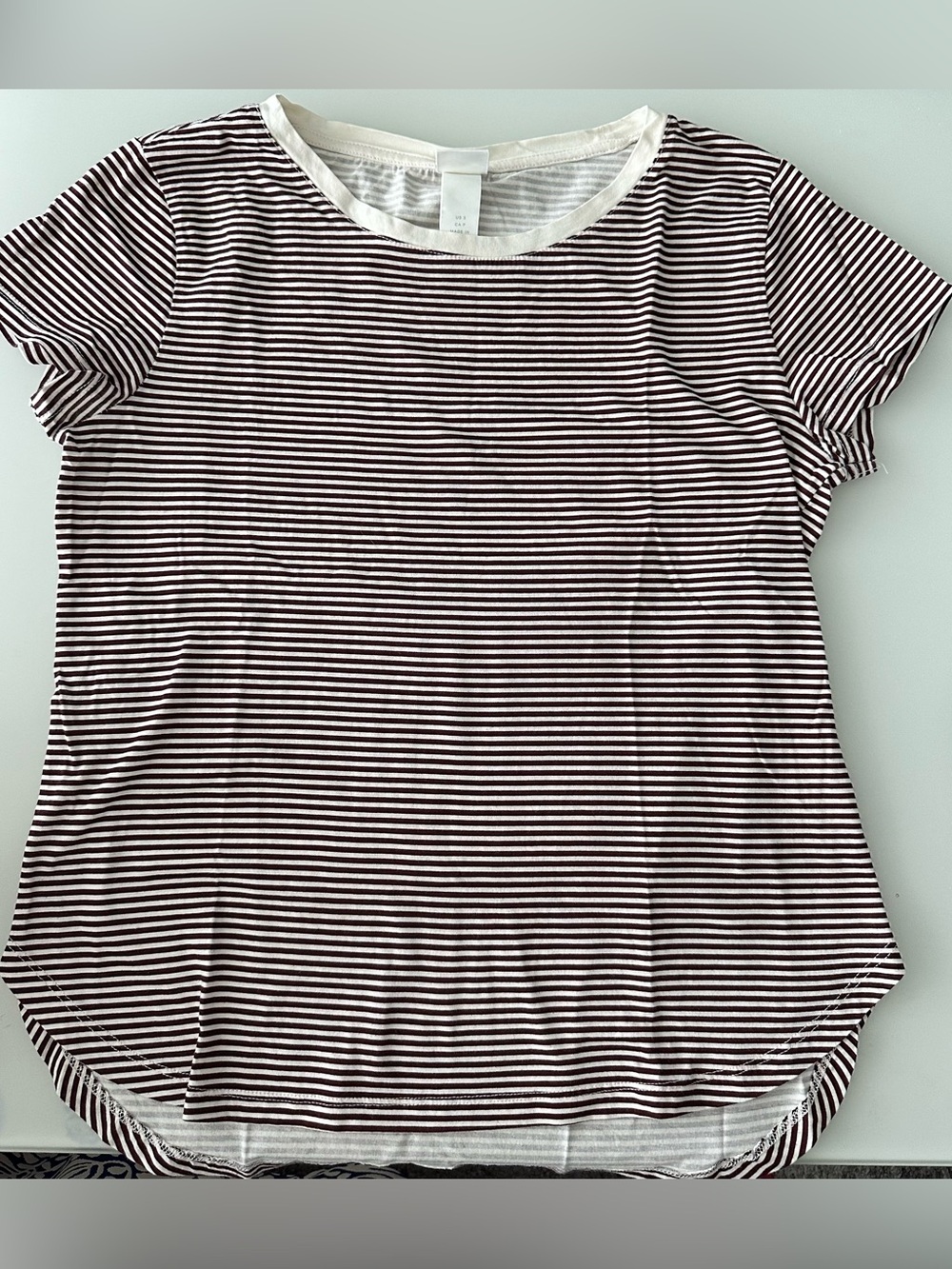 H&M Women's Short-Sleeve Striped Tee in White and Burgundy Small